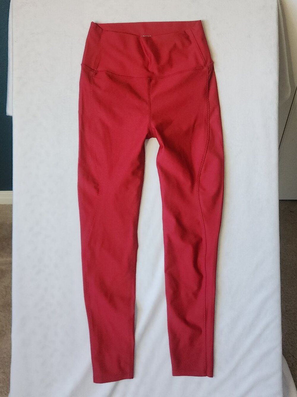 Carbon 38 Red Leggings / Activewear